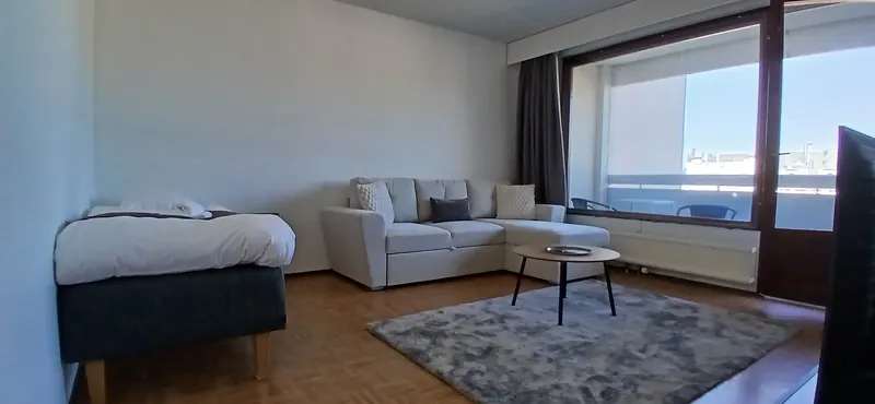 A10: olohuone ja parveke